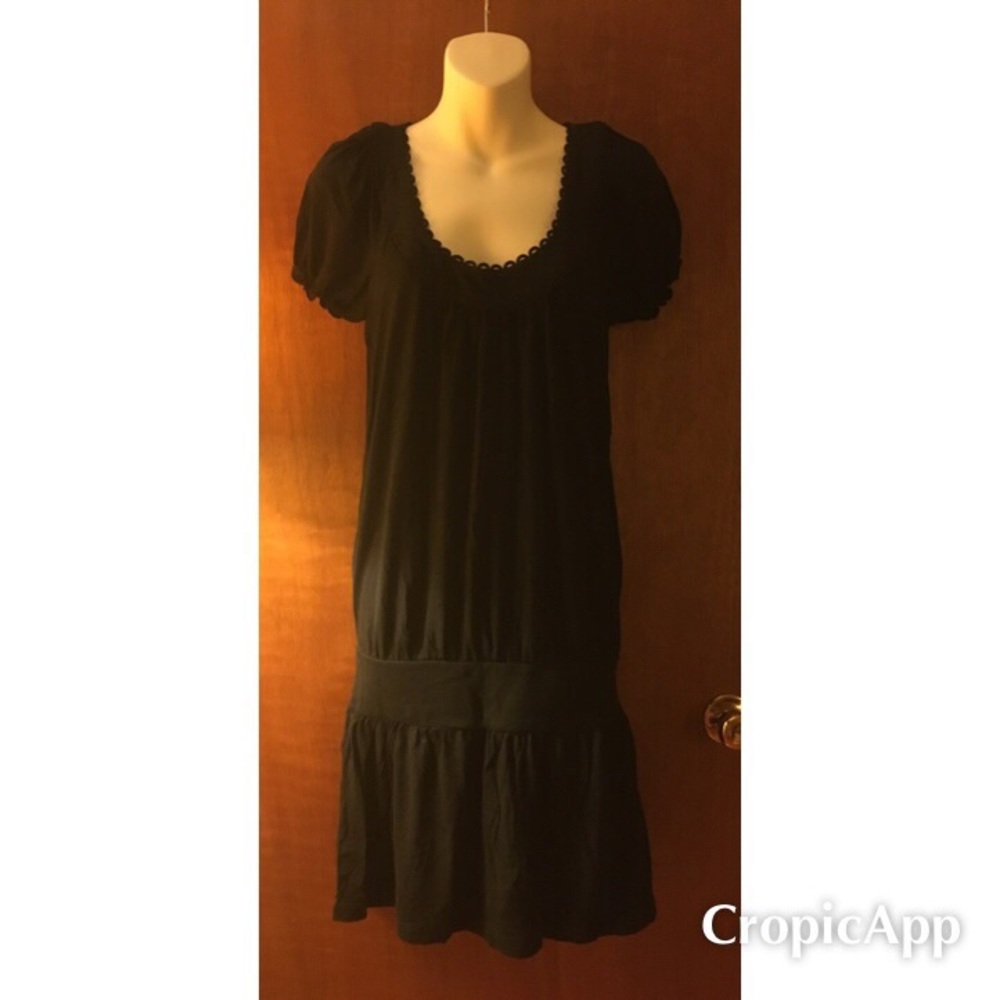 JUICY COUTURE BLACK SCOOP NECK DRESS.